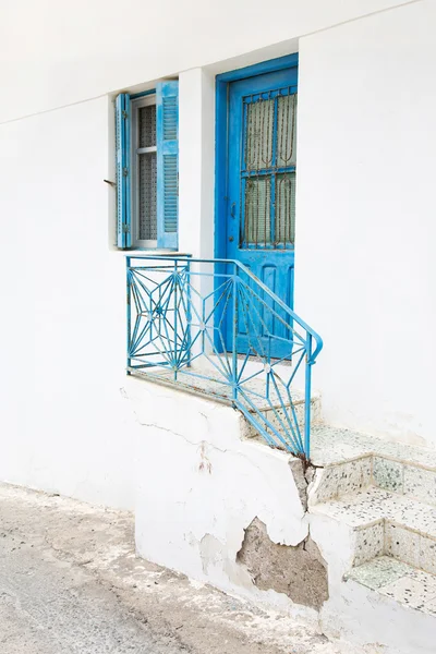 Arquitectura en las Cícladas. Edificios de la isla griega con su ty — Foto de Stock