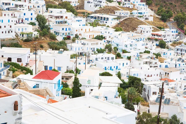 Αρχιτεκτονική στις Κυκλάδες. Ελληνικό νησί κτίρια με τον ty — Φωτογραφία Αρχείου