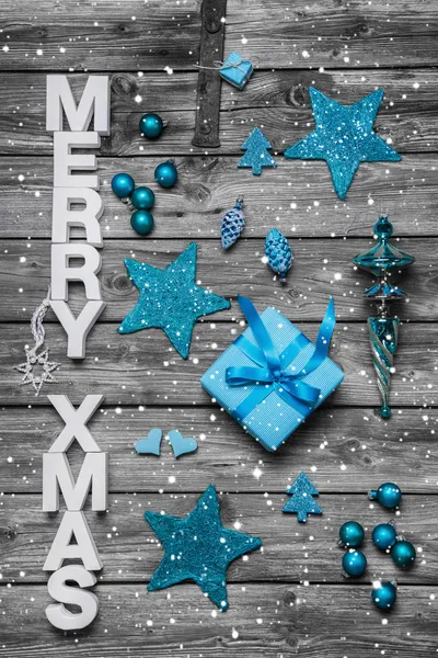 Shabby chic tarjeta de felicitación de Navidad con texto - decorado en whi —  Fotos de Stock