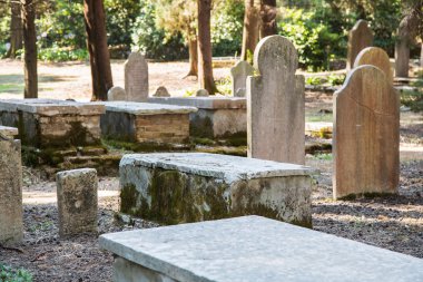 Korfu şehirde gezi: ilginç yer - eski ve yaşlı b