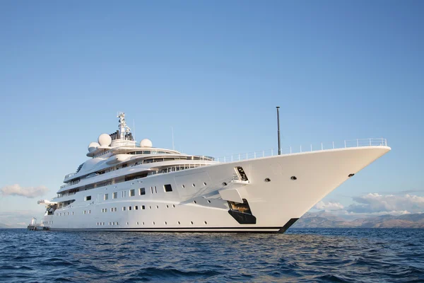 Gigantic big and large luxury mega or super motor yacht on the o — Stock Photo, Image