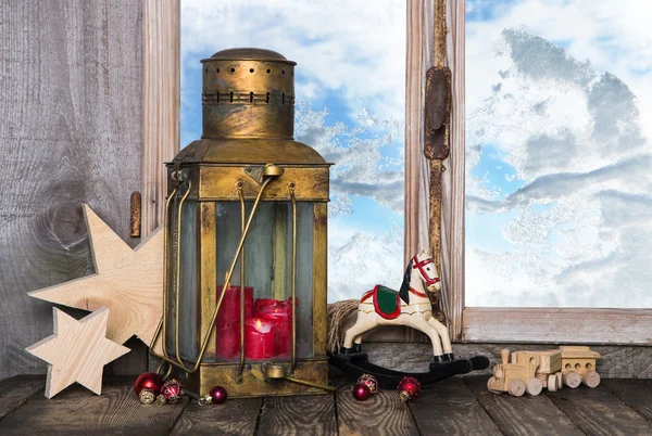 Nostalgické staré Vánoční dekorace s staré hračky a staré lante Royalty Free Stock Obrázky