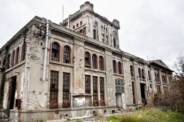 Edifício abandonado — Fotografia de Stock