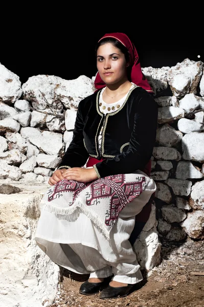 Kvinna med traditionella slitage — Stockfoto