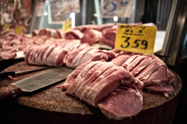 Leckere rohe Steaks — Stockfoto