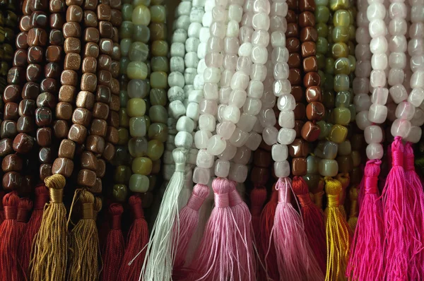 Perles de chapelet coloré . — Photo