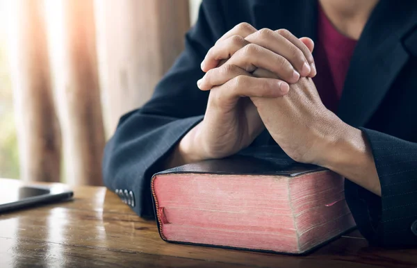 Christian Man Praying Bible Pray Worship Concept — Fotografia de Stock
