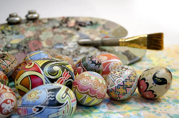 Velikonoční vejce Štětec palety — Stock fotografie