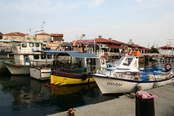 Limanda balıkçı tekneleri