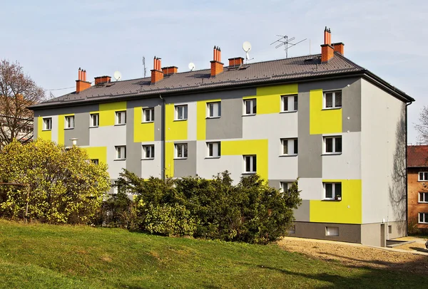 Edificio de apartamentos - cal — Foto de Stock