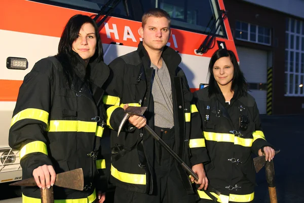 itfaiye eri ve kızlar