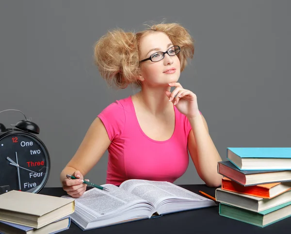 Student dělá domácí práce — Stock fotografie