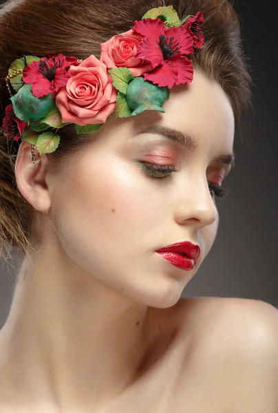 Retrato de beleza da menina bonita com moda colorida compõem . — Fotografia de Stock