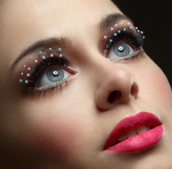 Macro shot of woman's beautiful eye with extremely long eyelashe — Stock Photo, Image