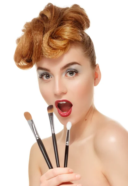 Beauty portrait of pretty woman with brush for makeup — Stock Photo, Image