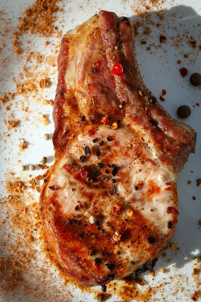 豚ロースのグリル ステーキ スパイス — ストック写真