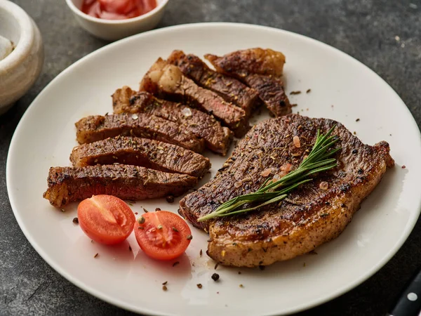 Picanha Steak White Plate Close Cherry Tomatoes Rosemary Grilled Meat — Stockfoto