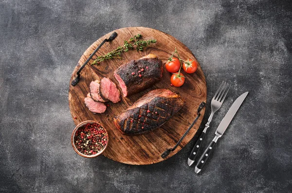 Roasted Duck Breast Wooden Board Peppers Cherry Tomatoes — Stok fotoğraf