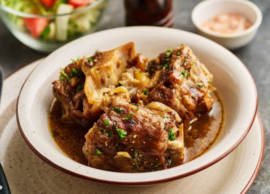 Oxtail braised with beer and soy sauce