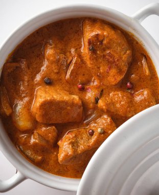 Gulaş, sığır güveci. Güveç, güveç, domuz kebabı. Macar tas kebabı.