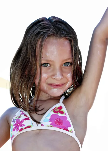 Κοριτσάκι τη διασκέδαση στην παραλία Royalty Free Φωτογραφίες Αρχείου