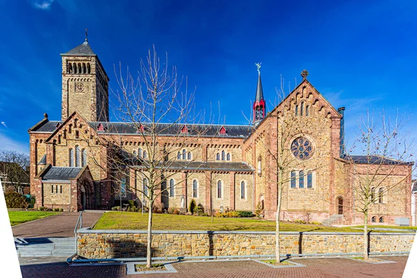 Beautiful Side View Church Its Clock Tower Multiple Windows Splendid —  Fotos de Stock