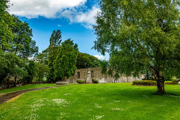 Beautiful Garden Abbey Graveyard Green Grass Path Town Athlone Wonderful — Stock Photo, Image