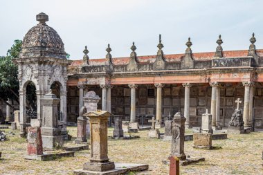 Efsanelerle dolu büyülü ve gizemli bir günde, Meksika kültürünün Guadalajara, Jalisco Mexico 'daki gerçeklerini paylaşan Belen Müzesi tarihi ve mezarlığı.
