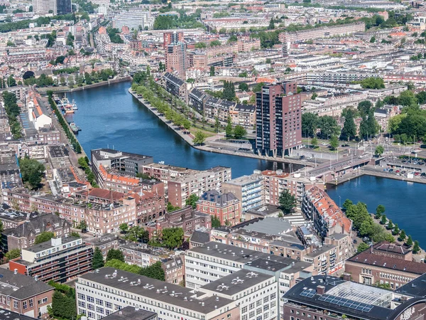 Rotterdam Şehrindeki Binalar Kanallar Köprüler Küçük Yeşil Alanlardan Oluşan Kentsel — Stok fotoğraf