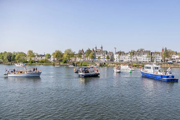 Maastricht Södra Limburg Nederländerna April 2022 Kungsdagsfirande Holland Båtar Och — Stockfoto