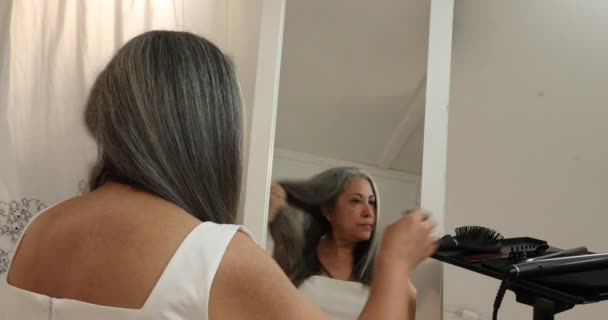 Amusing Scene Mature Woman Half Her Grayish Black Hair Straightened — Stockvideo