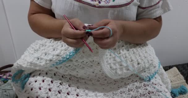 Senior Female Hands Removing Green Stitch Marker Beginning Knit Edge — Stock video