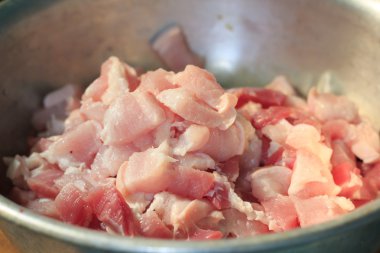 domuz eti çizgili dilimler