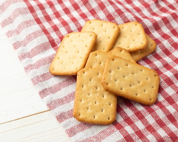 Biscoitos Biscoito Com Toalha Mesa Fundo Mesa Madeira Branca — Fotografia de Stock