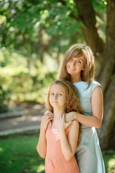 Young Mother Daughter Hug Walk Park Portrait Beautiful Family One — Stock Photo, Image