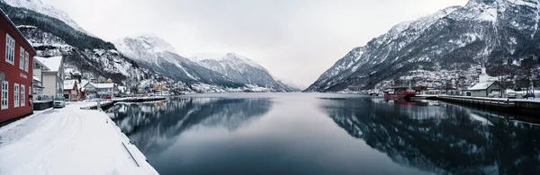 挪威敖达市 2022年1月8日 挪威敖达市和Hardanger Fjord冬季降雪 — 图库照片