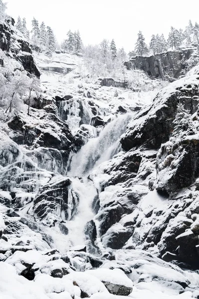 Latefossen Szczegóły Wodospadu Podczas Mroźnej Zimy Oddzie Norwegia — Zdjęcie stockowe