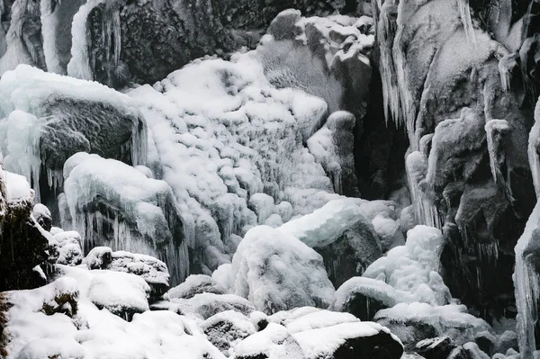 挪威敖达寒冷冬季的Latefossen瀑布详情 — 图库照片
