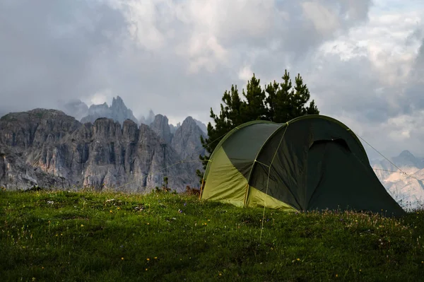 Camping Namiotem Dolomites Włochy Tre Cime Lavaredo Tle — Zdjęcie stockowe