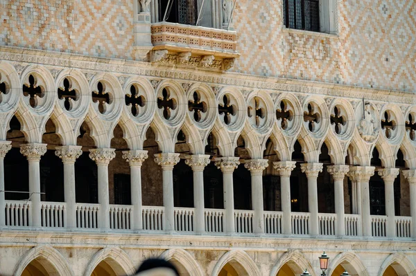 イタリア ヴェネツィア 2021年7月28日 イタリア ヴェネツィアのサン マルコ大聖堂と広場の眺め — ストック写真