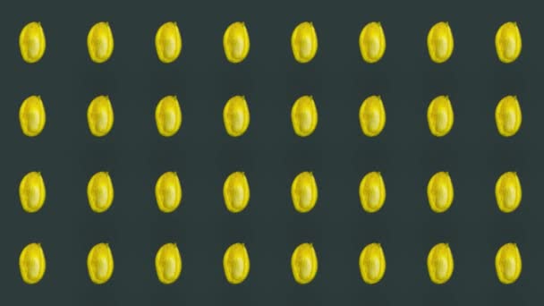 Барвистий фруктовий візерунок свіжого манго на зеленому фоні. Безшовний візерунок з манго. Реалістична анімація. Рух відео 4K — стокове відео