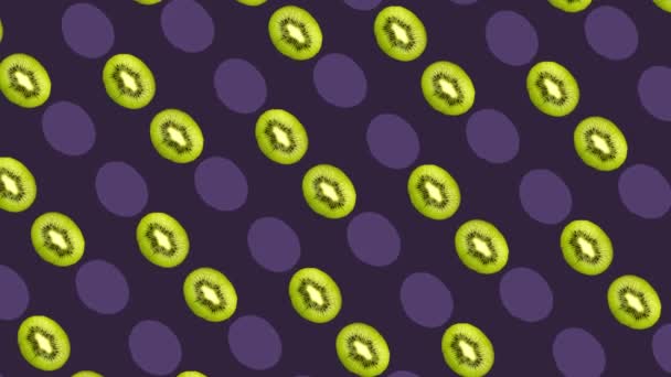 Colorful fruit pattern of fresh kiwi on violet background. Seamless pattern with kiwi sliced. Realistic animation. 4K video motion — 图库视频影像