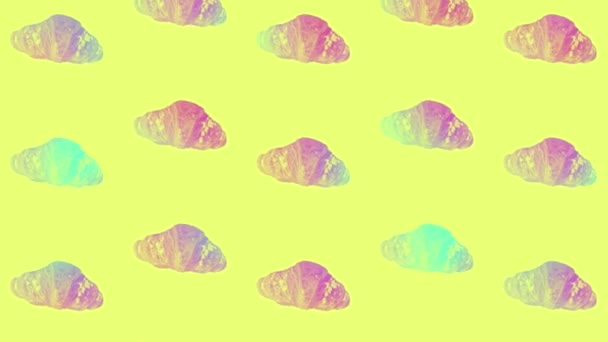 Croissants patrón en colores de neón holográficos gradiente vibrante. Arte conceptual. Antecedentes surrealistas mínimos. Patrón sin costura con croissant. Animación realista. Movimiento de vídeo 4K — Vídeo de stock