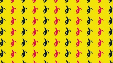 Sarı arka planda taze pembe ve siyah muzların renkli meyve desenleri. Muzla kusursuz desen. Gerçekçi animasyon. 4K video hareketi