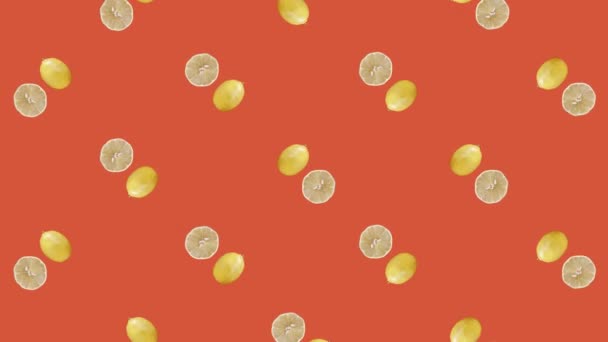 Colorful fruit pattern of fresh rotating lemons on orange background. Seamless pattern with lemon. Realistic animation. 4K video motion — Vídeo de Stock