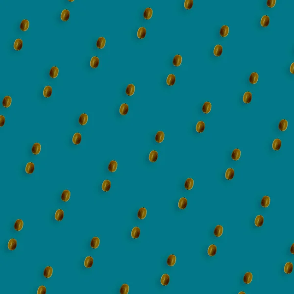 Πολύχρωμο μοτίβο φρούτων φρέσκου ακτινιδίου σε μπλε φόντο. Στο πάνω μέρος. Επίπεδη. Σχεδιασμός ποπ τέχνης — Φωτογραφία Αρχείου