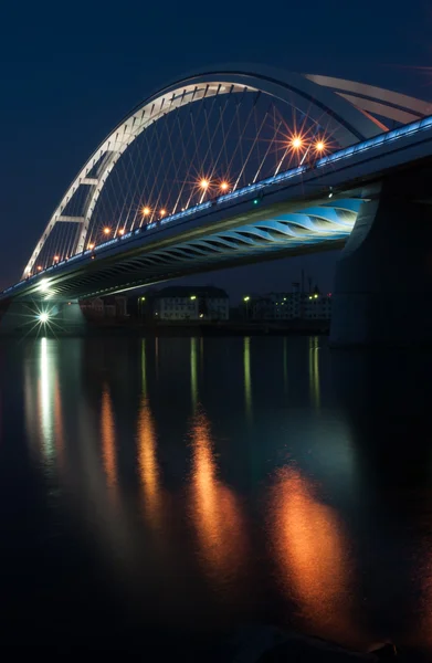 Reflexão de luzes de ponte — Fotografia de Stock