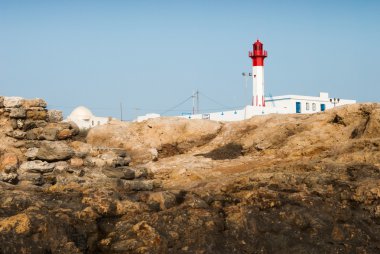 Kayalıklardaki Deniz Feneri