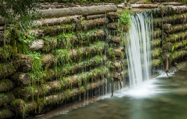 Cascata uomo fatto — Foto Stock