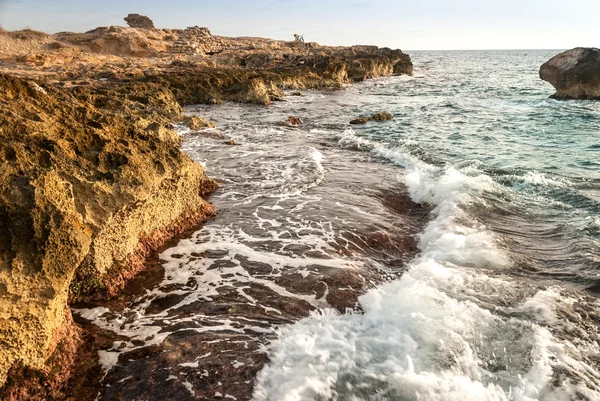 Roca en el mar — Foto de Stock